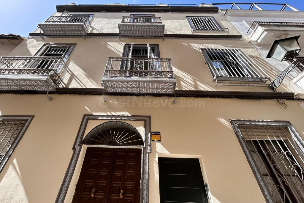 Edificio en venta en Calle Adolfo Cuellar junto a calle Zara