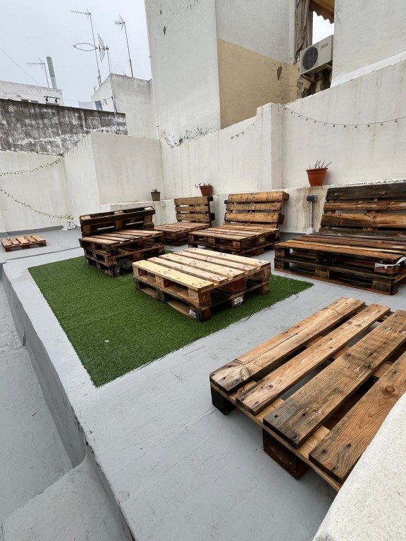 TRASPASO DE NEGOCIO. Excelente oportunidad para proyecto hotelero en una ubicación privilegiada del centro de Sevilla.