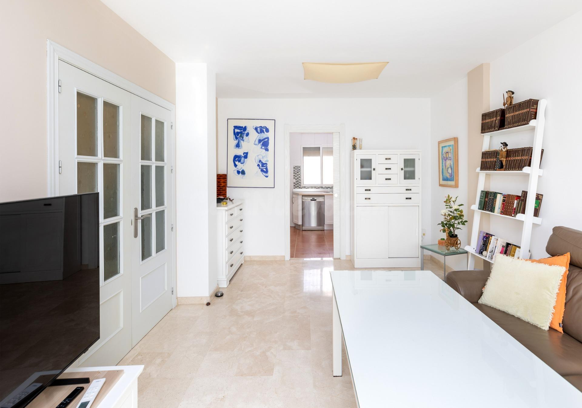 Vivienda unifamiliar reformada en Alhendín - foto 3