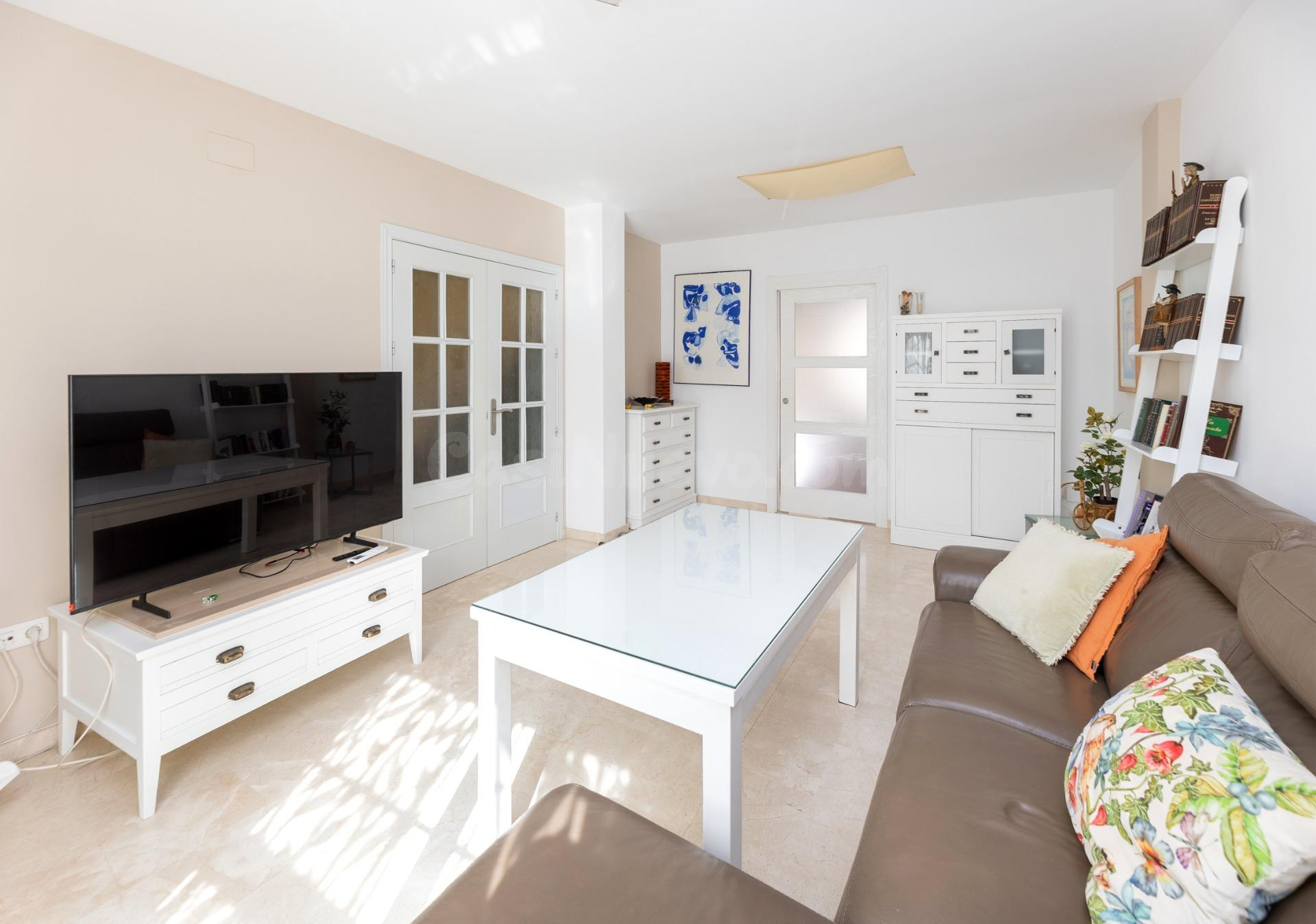 Vivienda unifamiliar reformada en Alhendín - foto 5