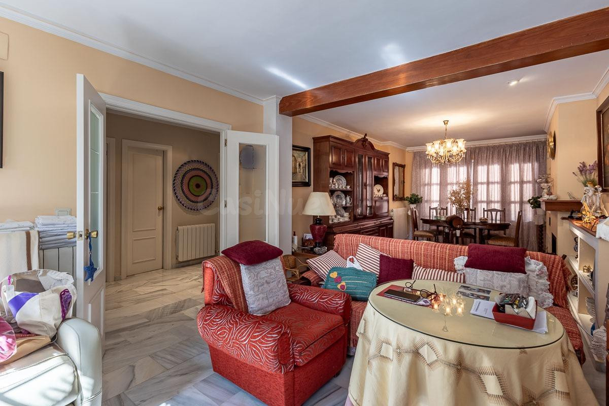 Chalet independiente en Santa Fe – Amplio, luminoso y con pi - foto 3