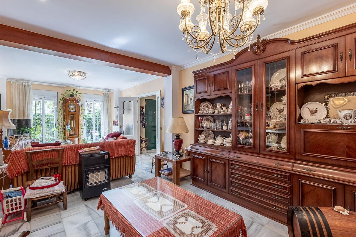 Chalet independiente en Santa Fe – Amplio, luminoso y con pi - foto 4