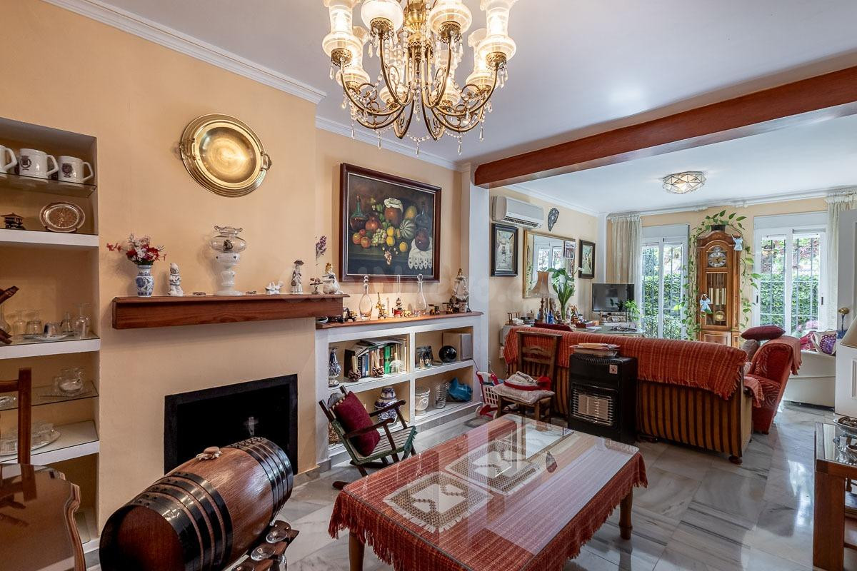 Chalet independiente en Santa Fe – Amplio, luminoso y con pi - foto 5