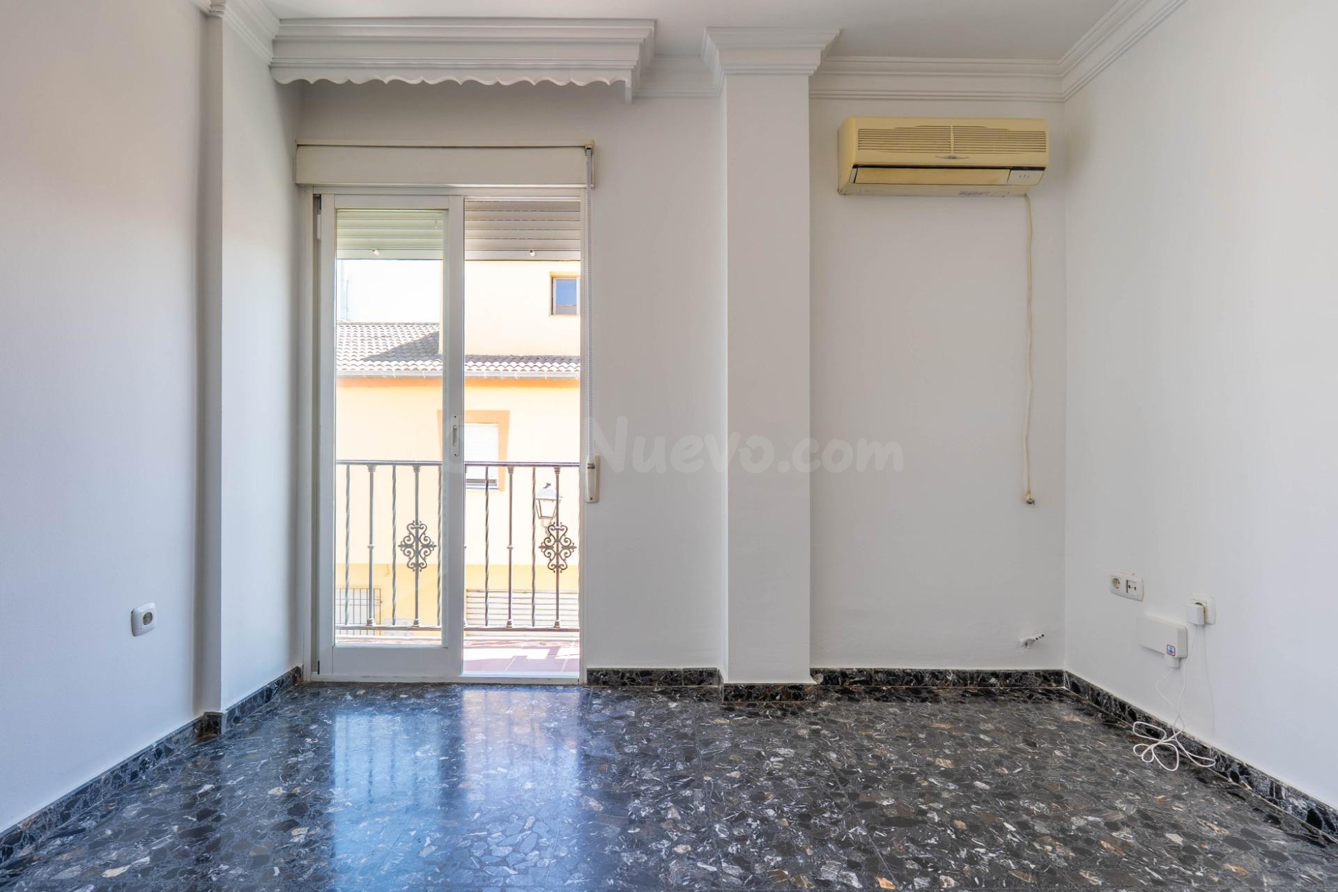 Piso en Churriana de la Vega (Granada) con plaza de garaje y - foto 3
