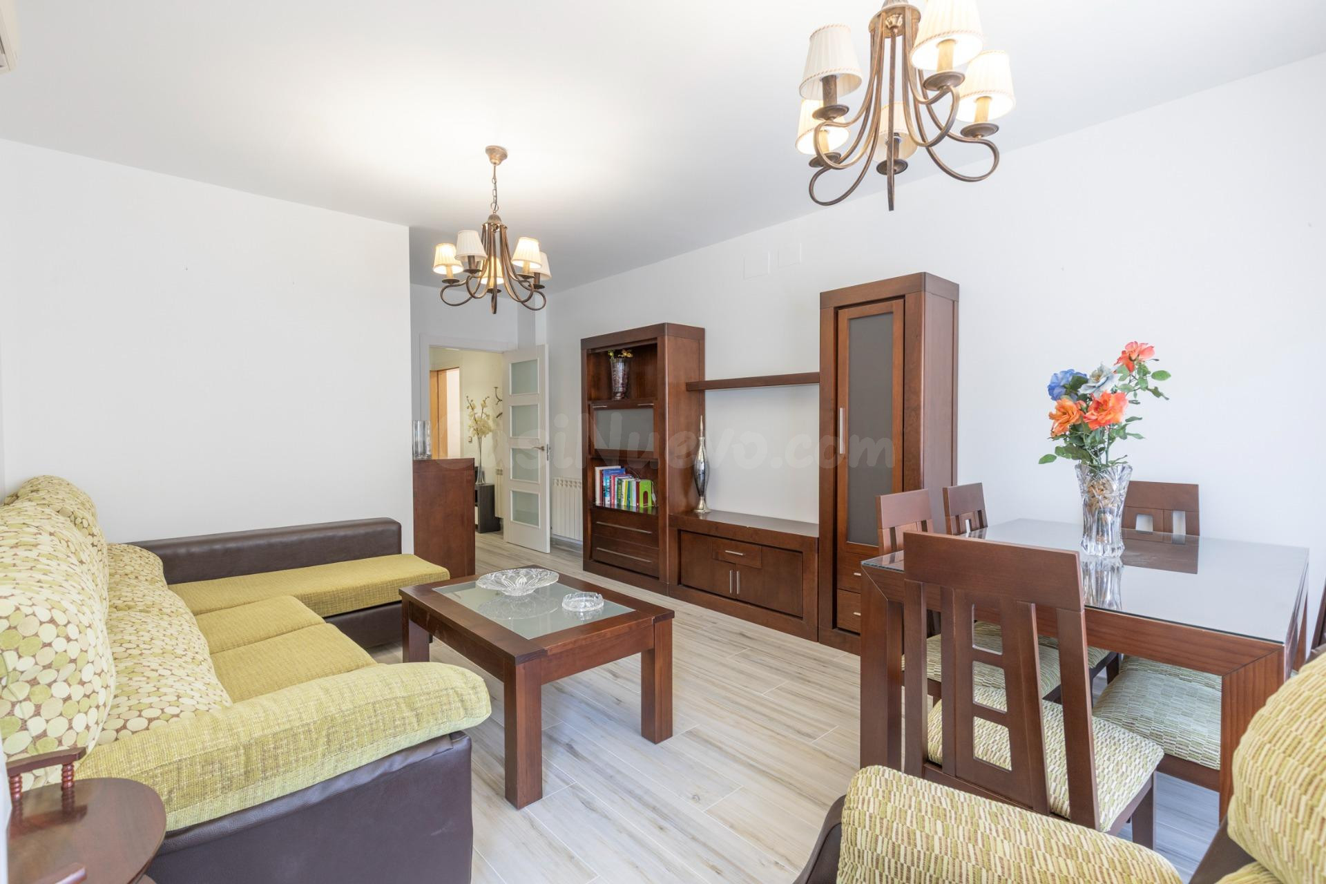 PISO DE 2 DORMITORIOS CON GARAJE, TRASTERO, TERRAZA Y PISCIN - foto 3