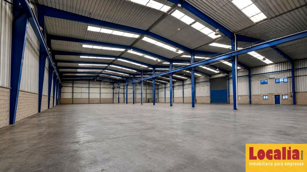 Venta de Nave multifuncional con campa en Burgos - foto 3