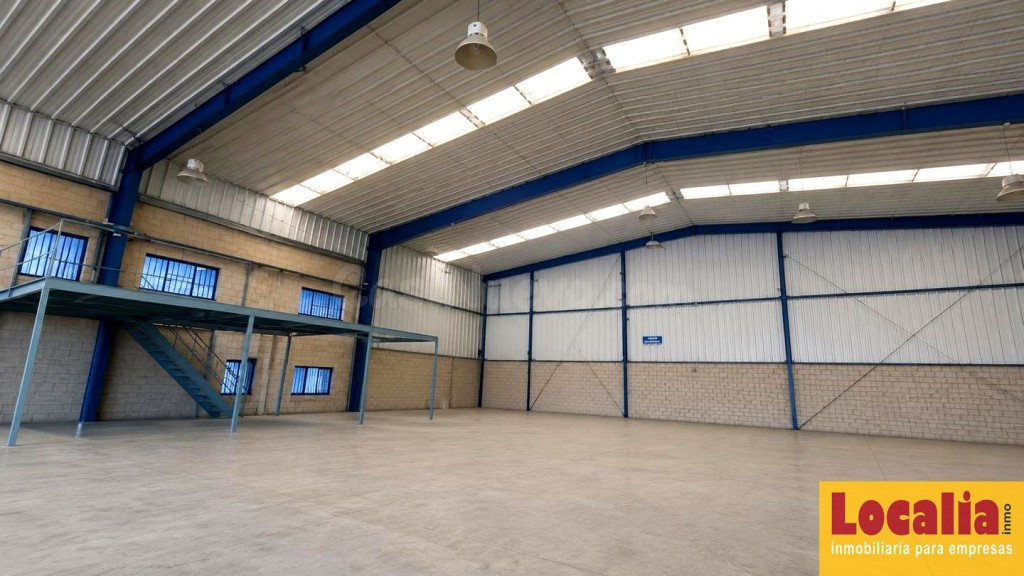 Venta de Nave multifuncional con campa en Burgos - foto 4