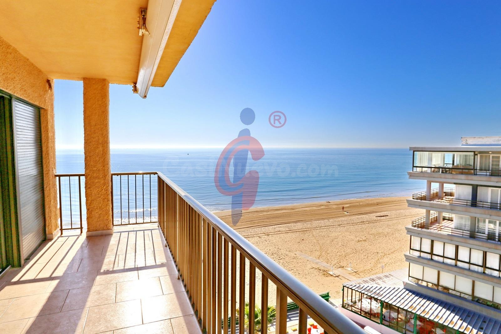 Exclusiva vivienda en primera línea de playa – Edificio Casa