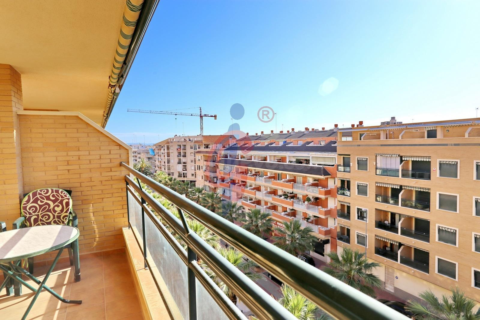 ¡Luminoso apartamento con vistas sobre la Avenida Cervantes  - foto 2