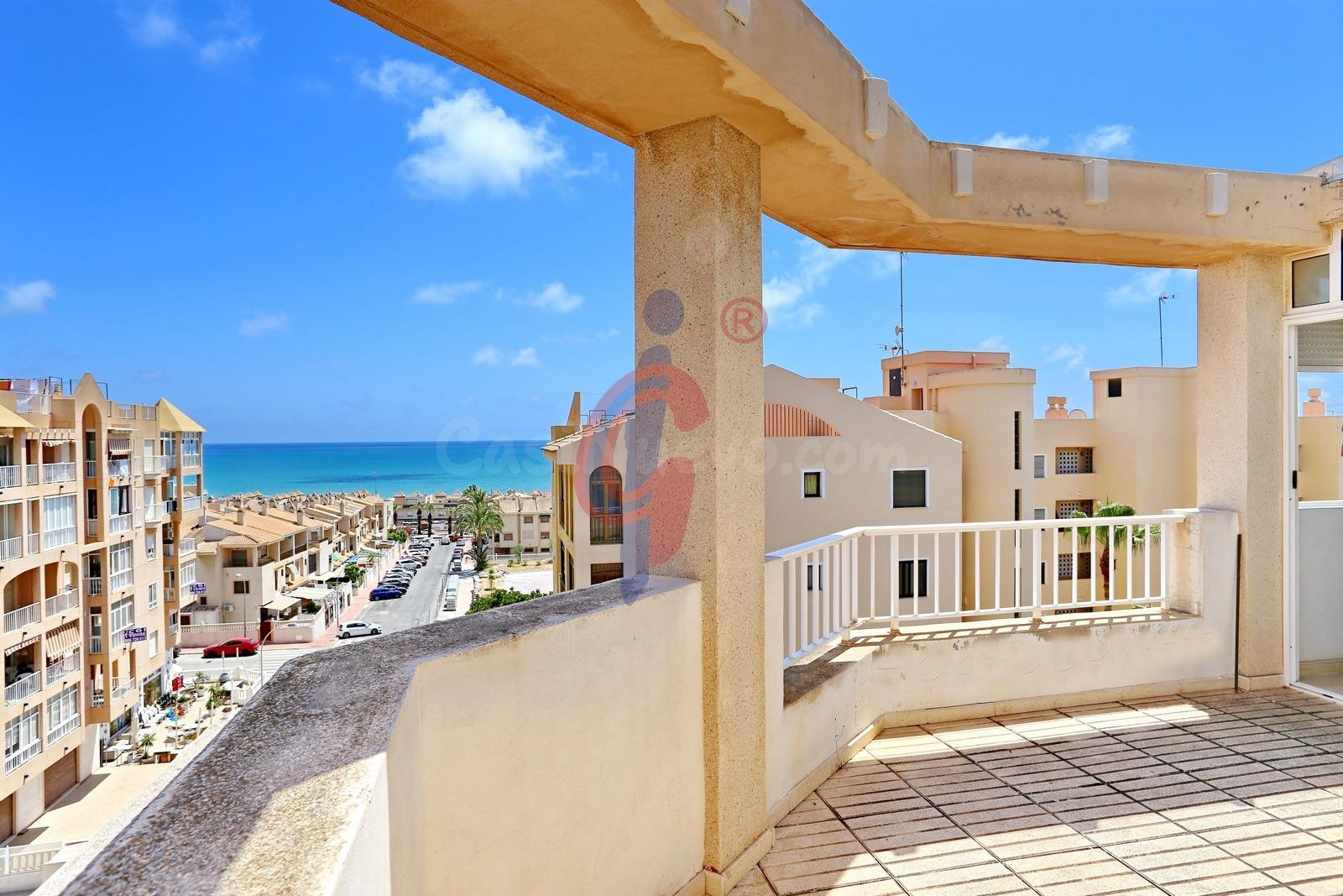 Ático dúplex en venta en Guardamar del Segura con vistas frontales al mar