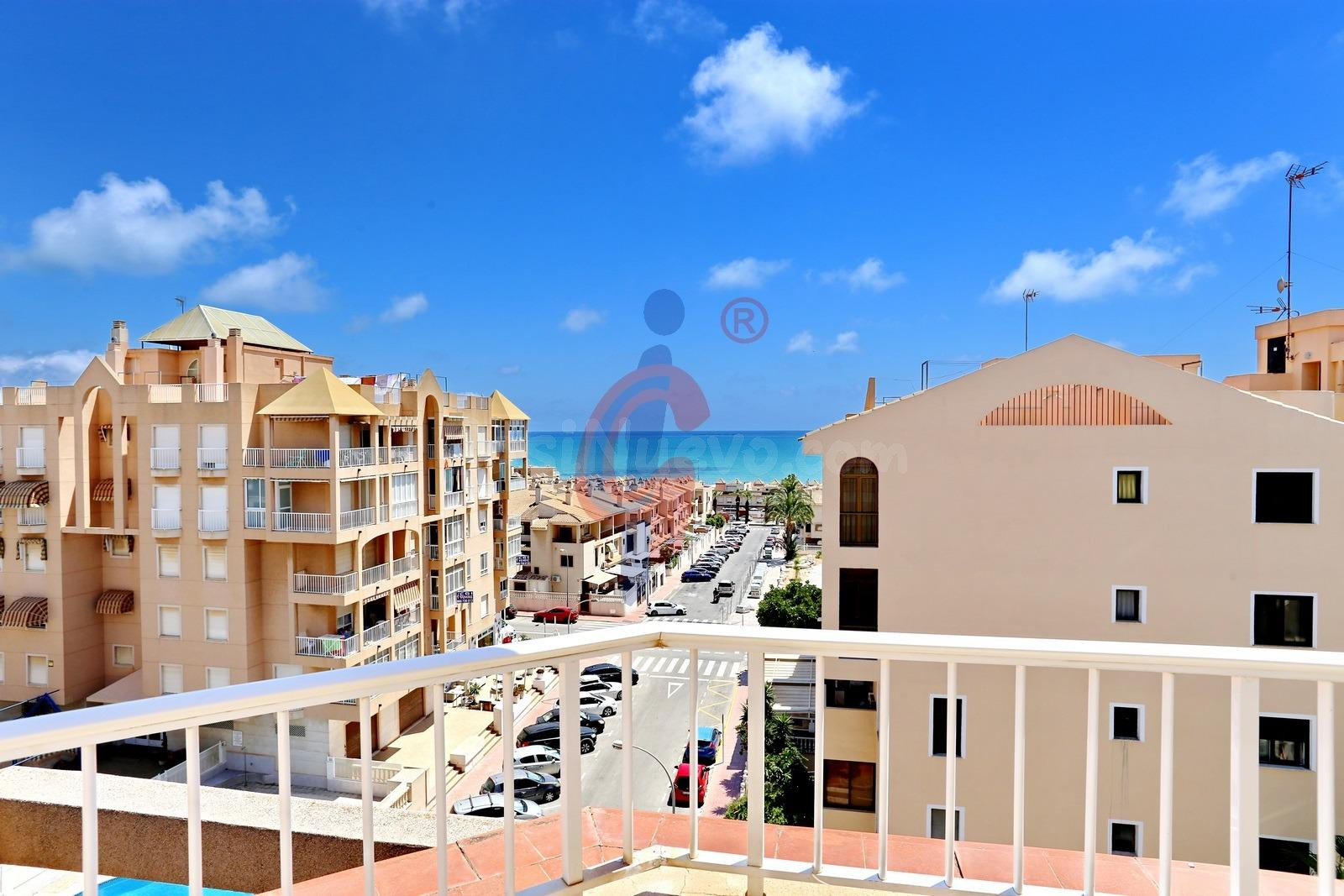 Ático dúplex en venta en Guardamar del Segura con vistas fro - foto 2