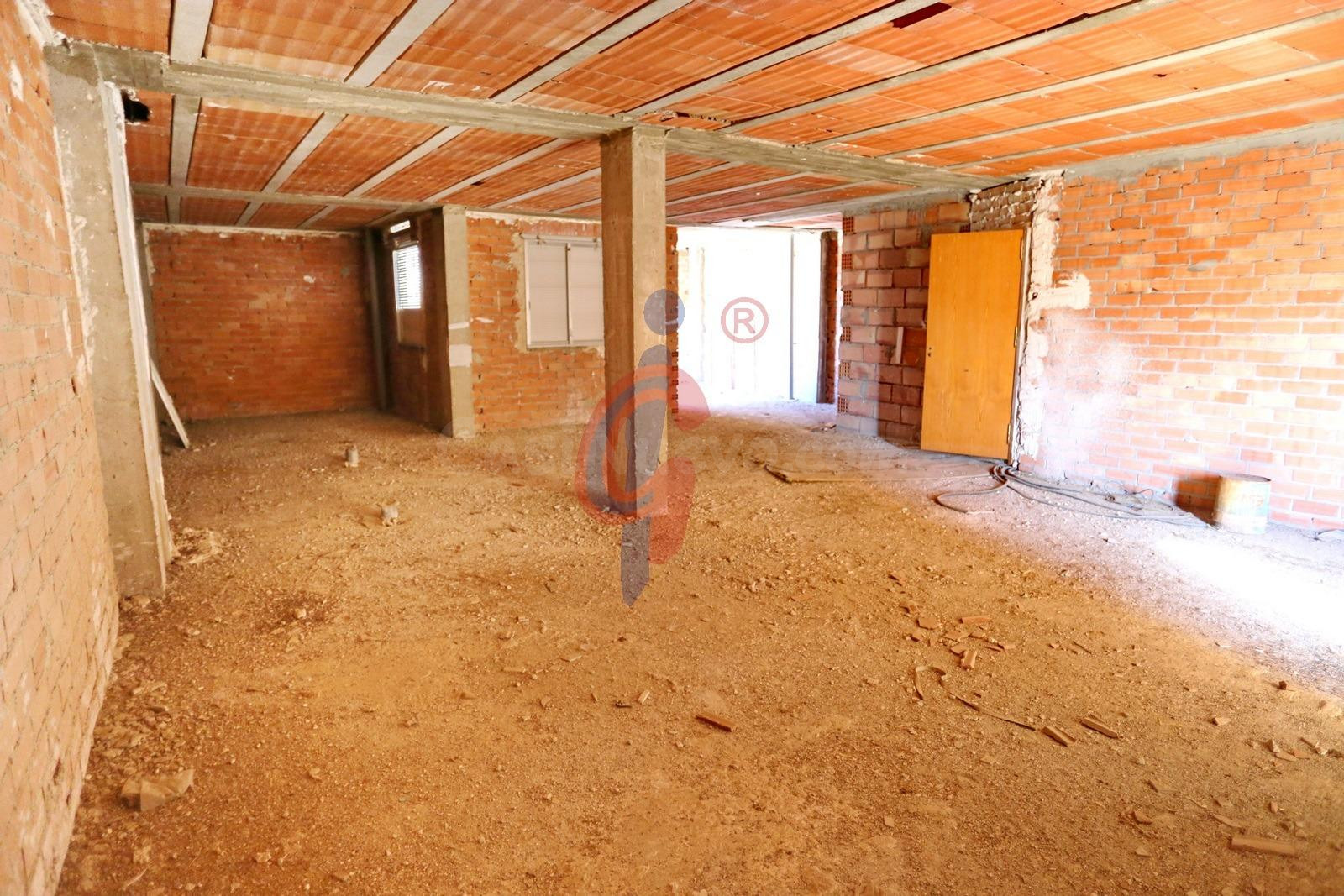 ¡Vivienda en venta para reformar en el centro de Guardamar d - foto 3
