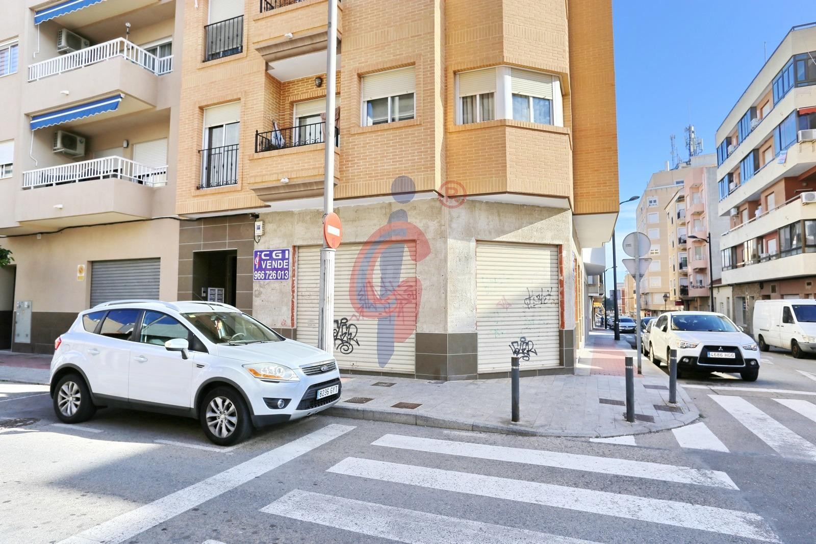 ¡Local en venta en Guardamar del Segura!