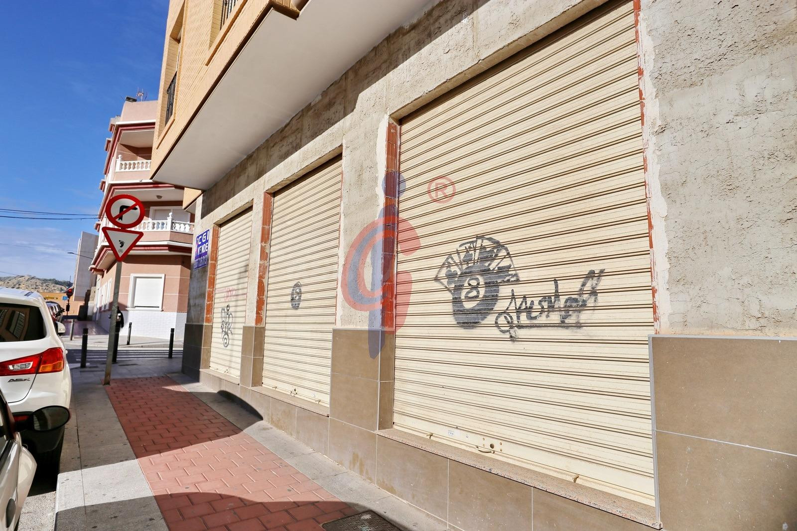 ¡Local en venta en Guardamar del Segura! - foto 3