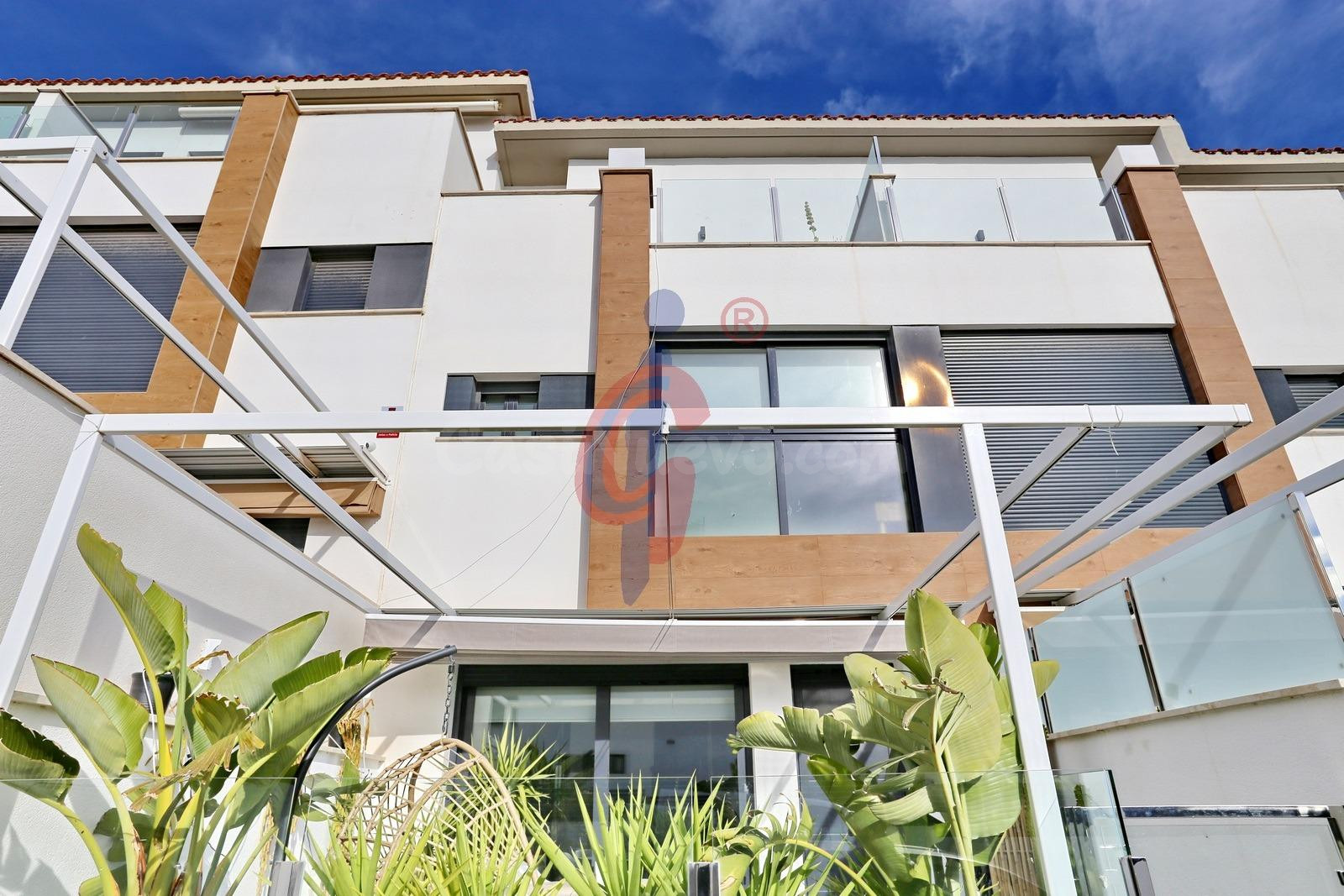 ¡Chalet adosado en venta de cuatro plantas en Guardamar Hill - foto 3