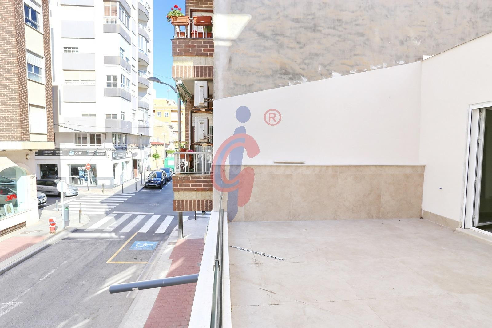 ¡Casa a estrenar en el corazón de Guardamar del Segura! - foto 3