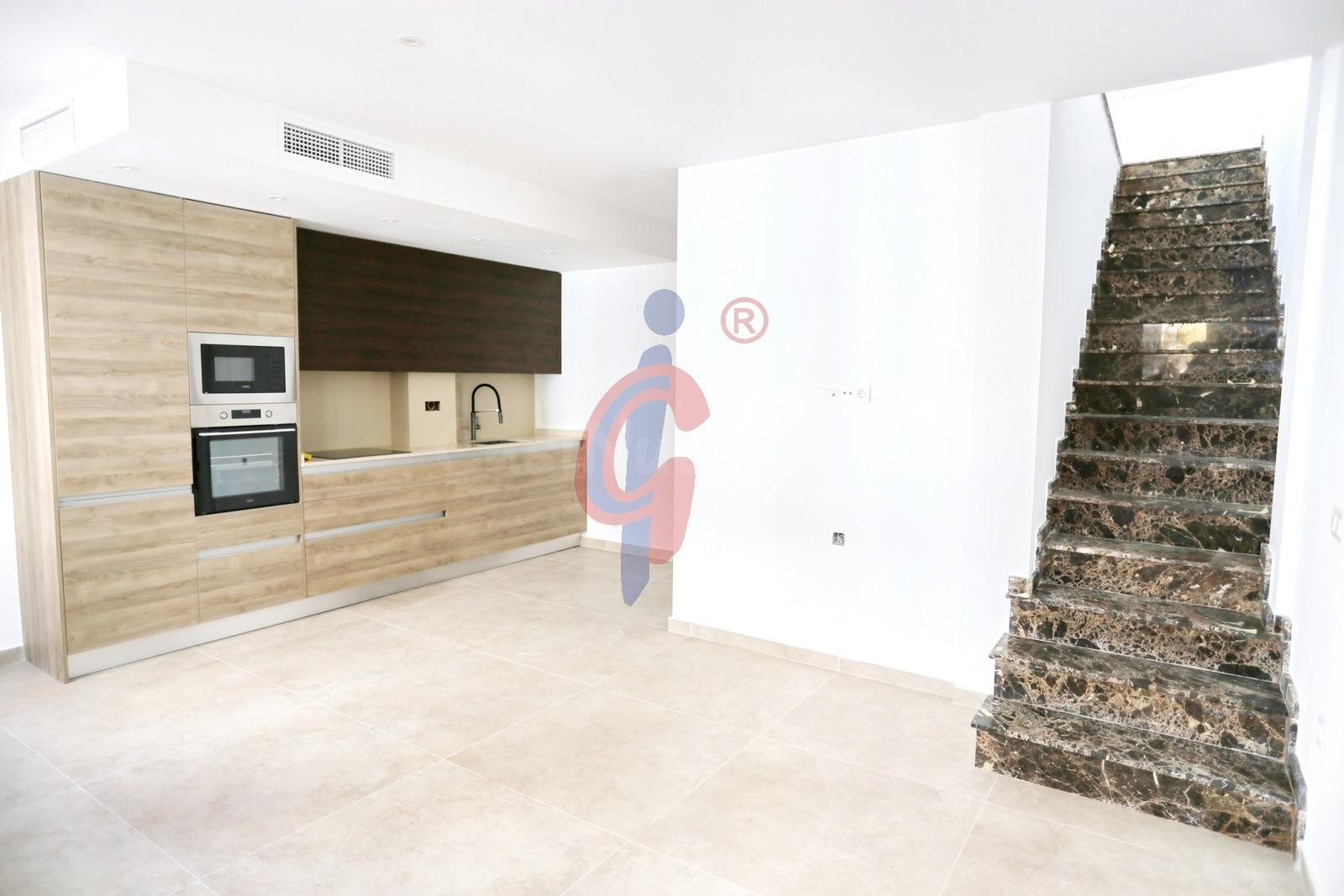 ¡Casa a estrenar en el corazón de Guardamar del Segura! - foto 4