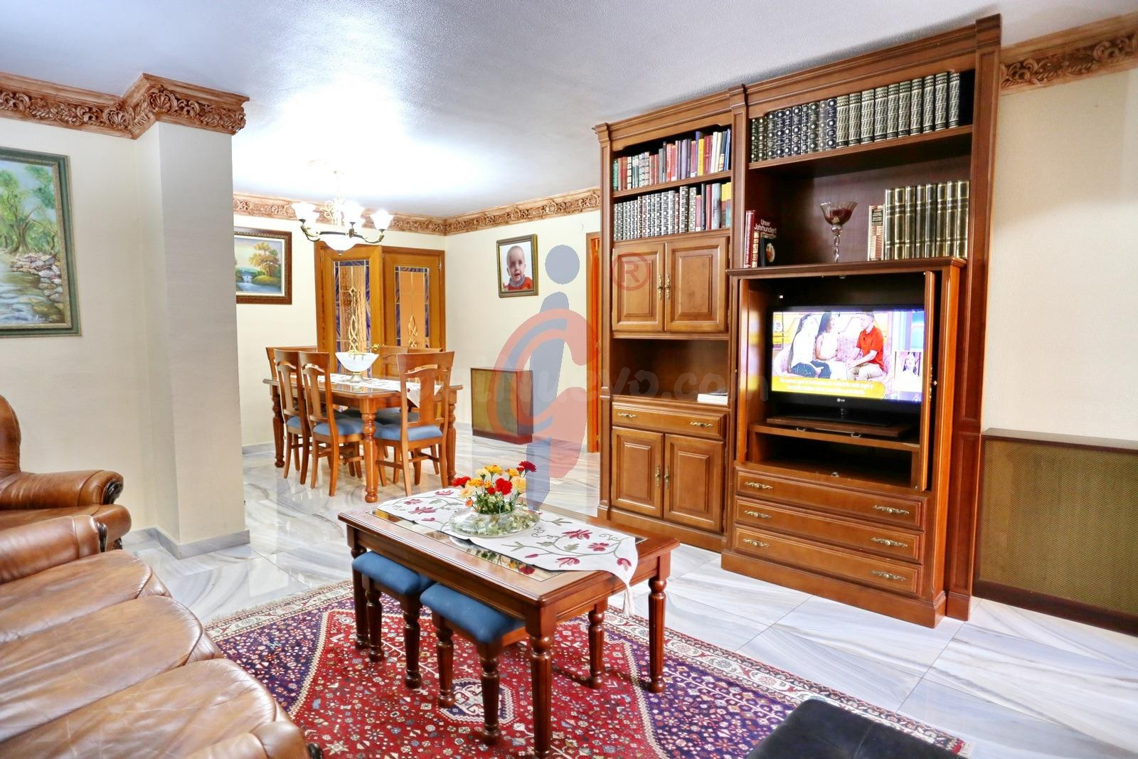 Vivienda de tres dormitorios al lado del Corte Inglés de Ali - foto 2