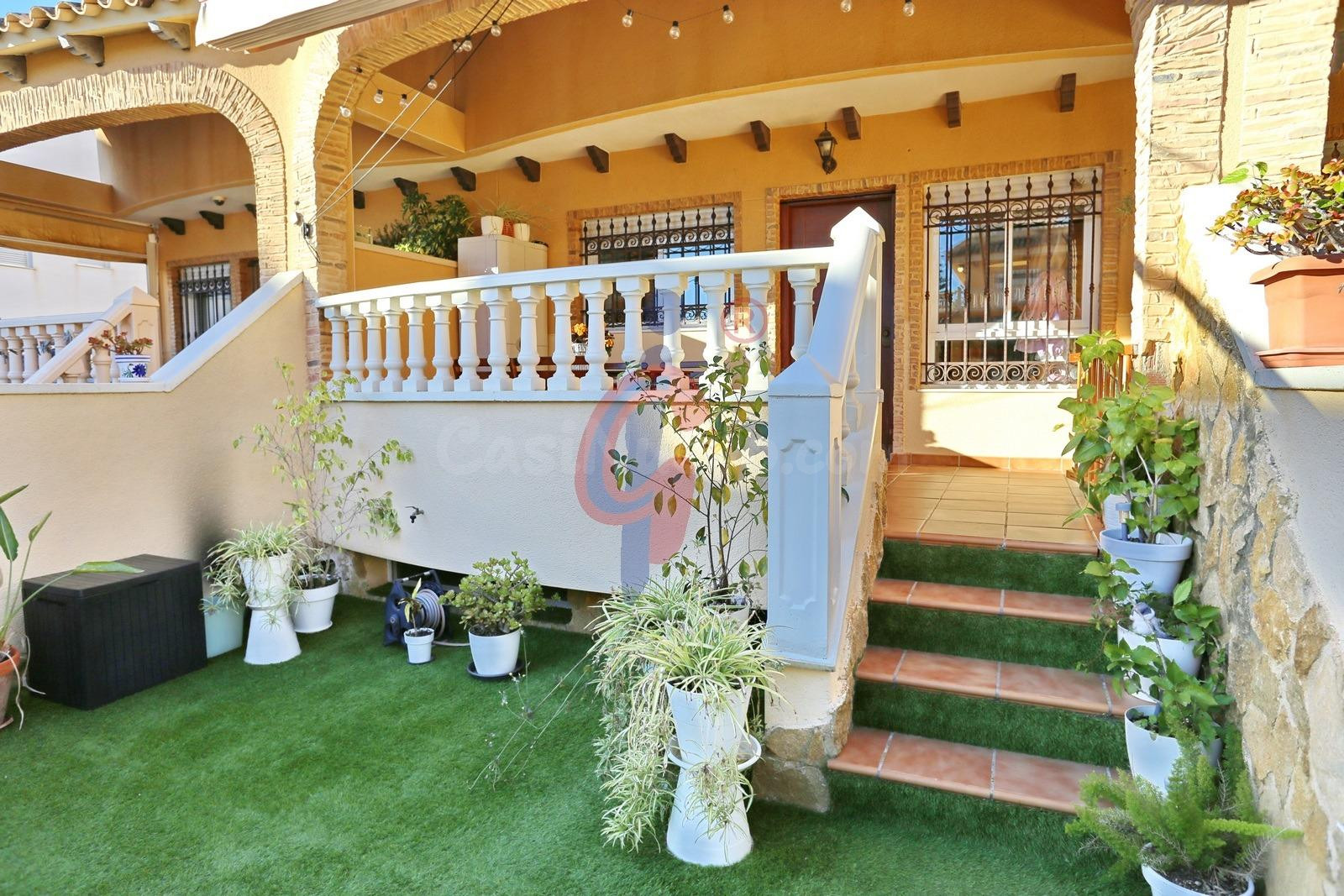 ¡Adosado en venta en Los Estaños, Guardamar del Segura!