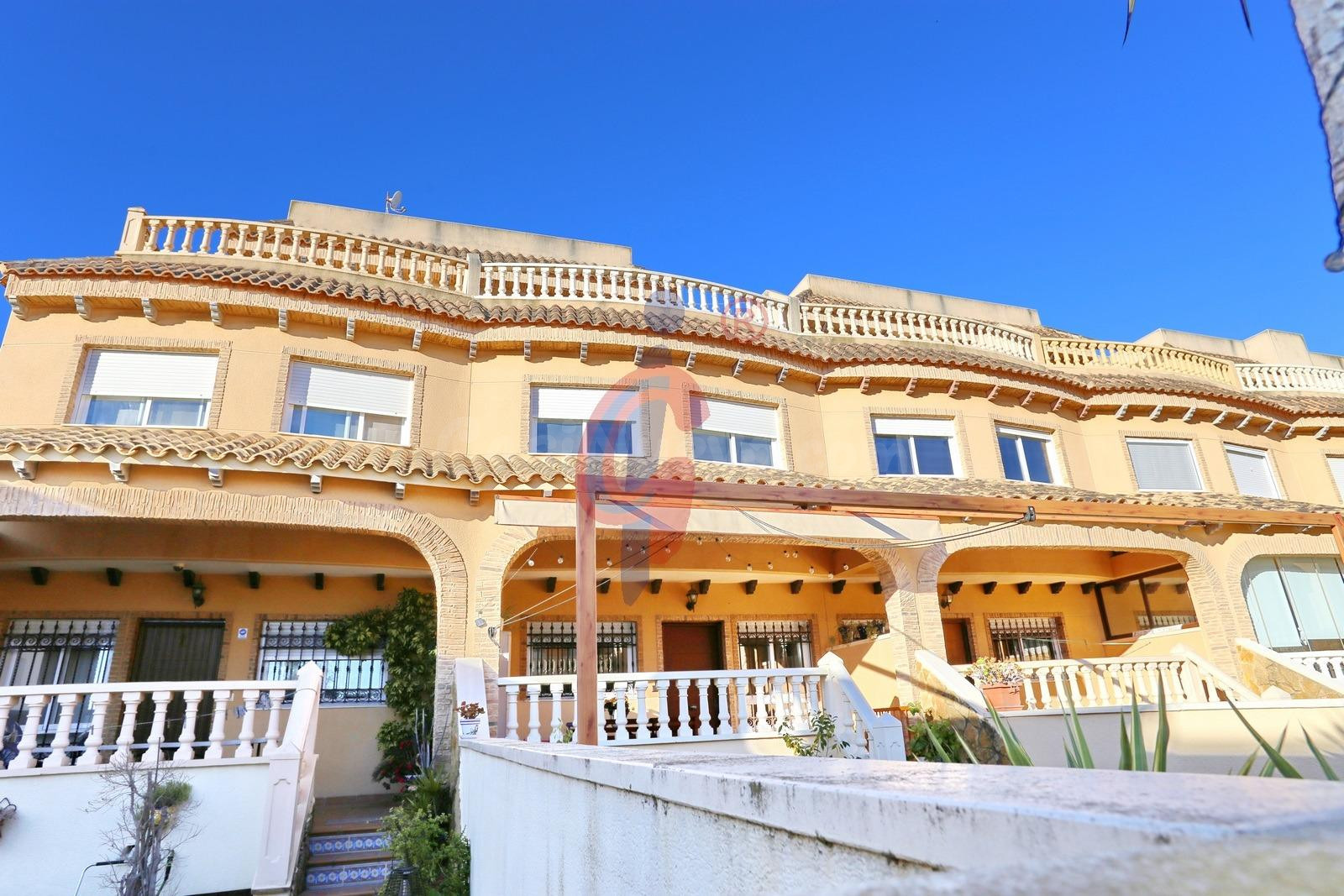 ¡Adosado en venta en Los Estaños, Guardamar del Segura! - foto 2