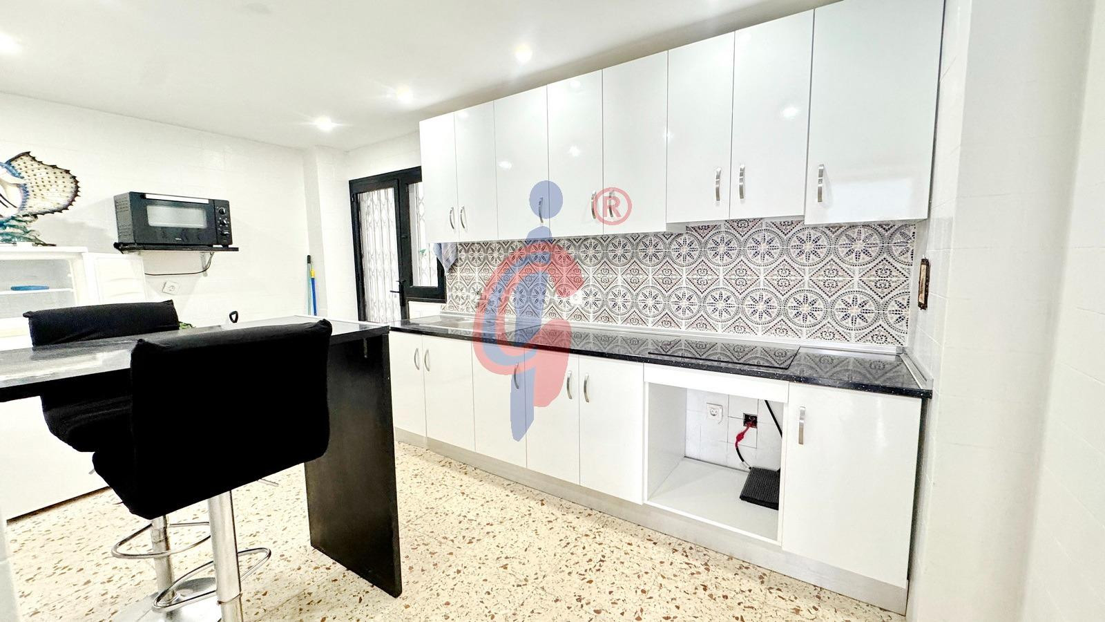 ¡Bajo en venta en Guardamar del Segura al lado del Palacio d - foto 4