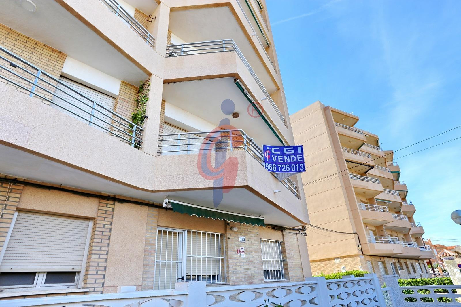 ¡Vistas frontales al mar en el Edificio Velázquez, Guardamar - foto 3
