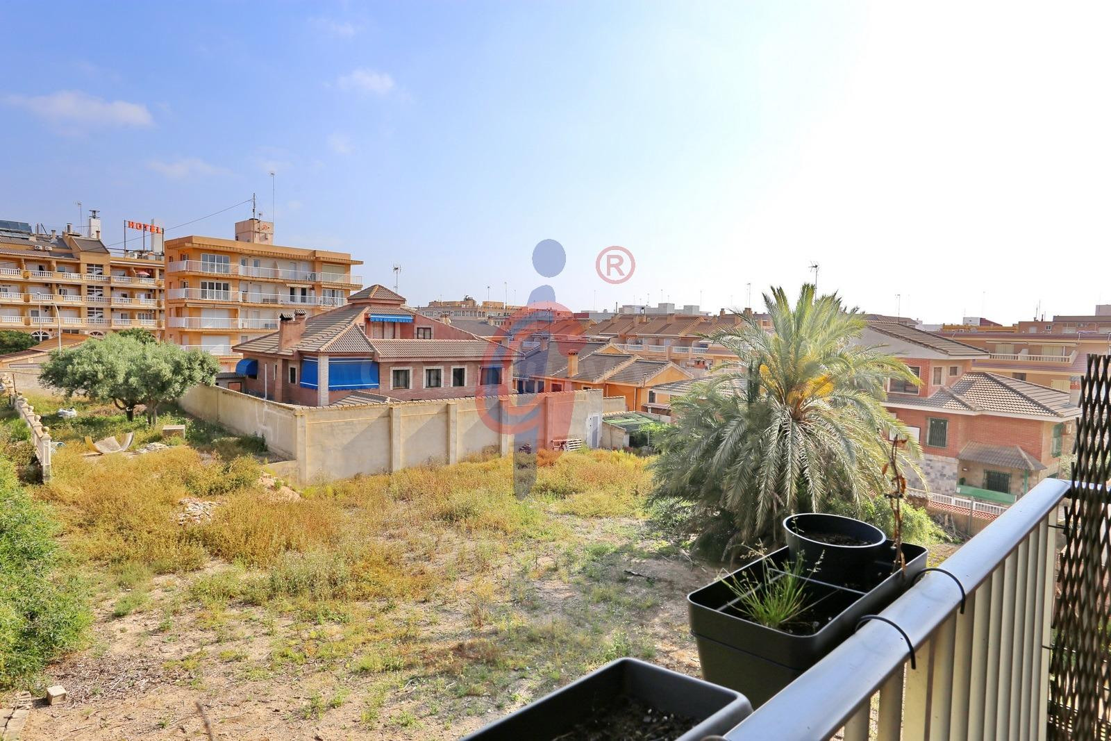 ¡Piso completamente reformado a 200 metros de la playa! - foto 3