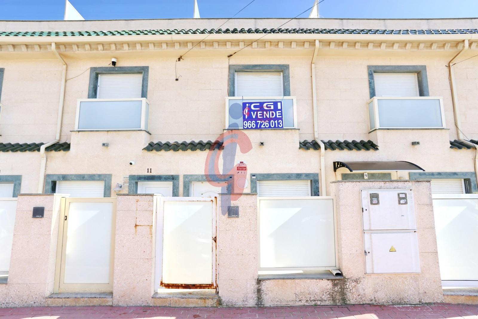 ¡Increíble oportunidad!: bungalow adosado con garaje en La M - foto 4