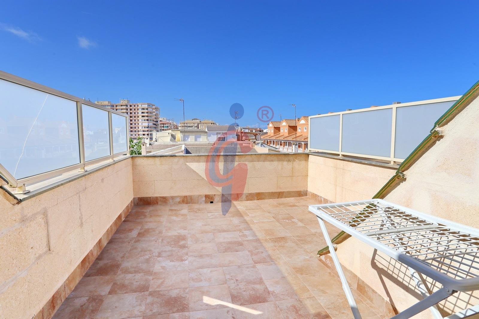 ¡Increíble oportunidad!: bungalow adosado con garaje en La M - foto 5