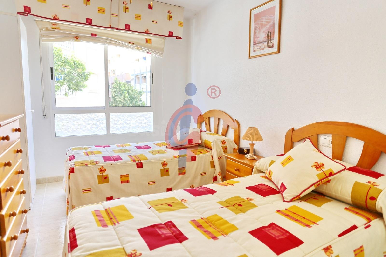 Apartamento de dos dormitorios con trastero en venta en Las  - foto 3
