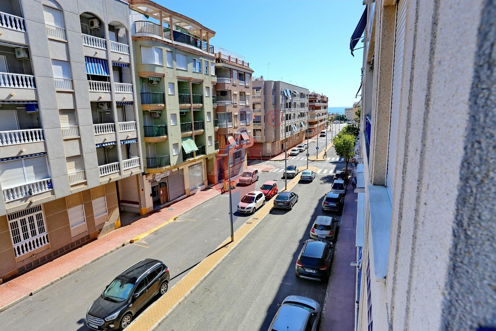 ¡Apartamento de dos dormitorios + dos baños + garaje + trastero en Dunaluz, Las Viñas, Guardamar del Segura!