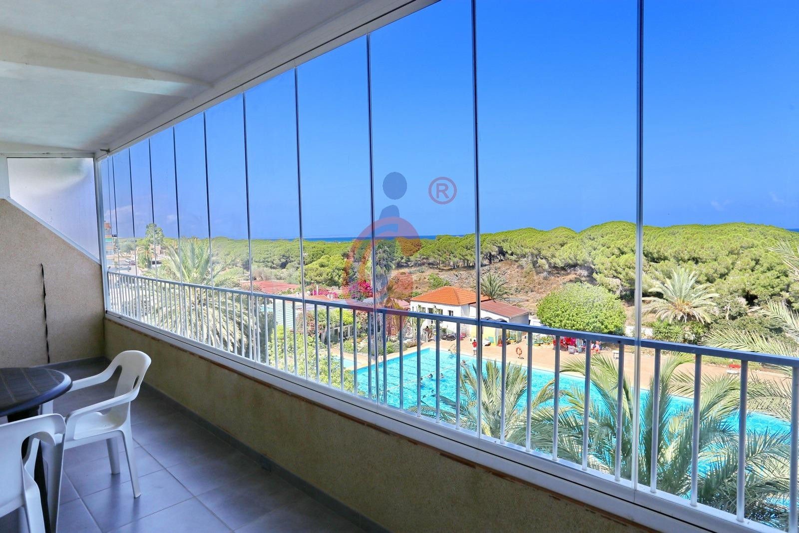 ¡Apartamento en Pinomar con vistas frontales al mar y a la Pinada!