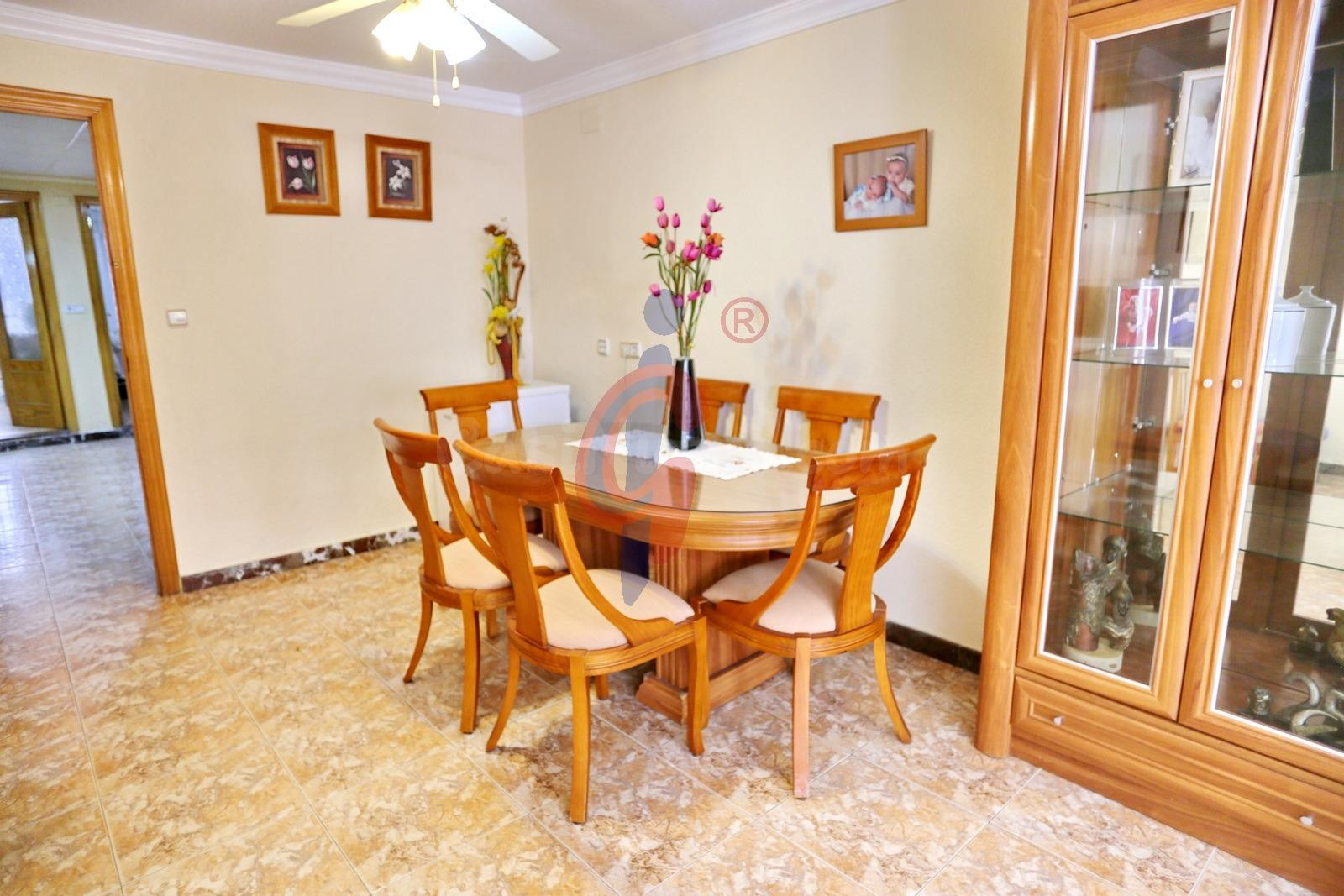Local con posibilidad de conversión a vivienda a un paso del - foto 2