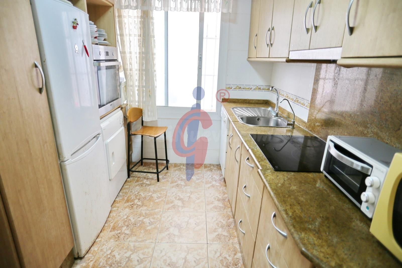 Local con posibilidad de conversión a vivienda a un paso del - foto 3