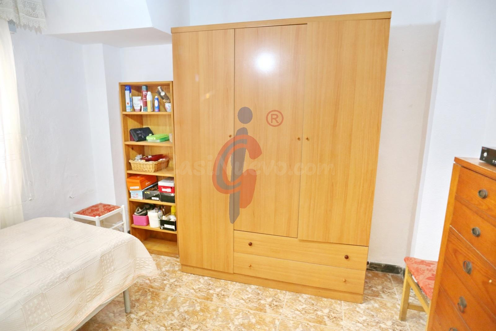 Local con posibilidad de conversión a vivienda a un paso del - foto 5