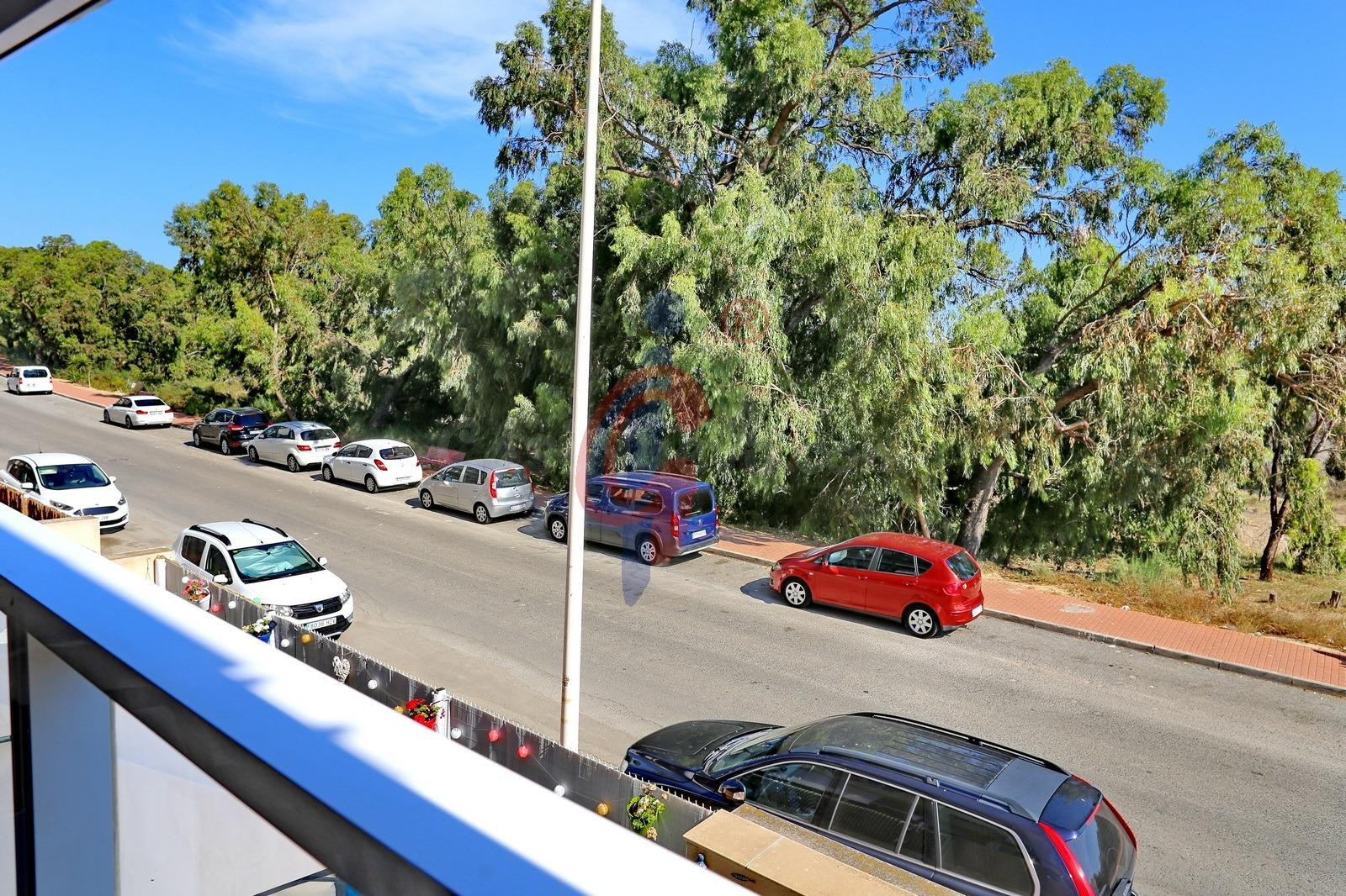 ¡Apartamento con vistas a la Pinada en el Puerto Deportivo!