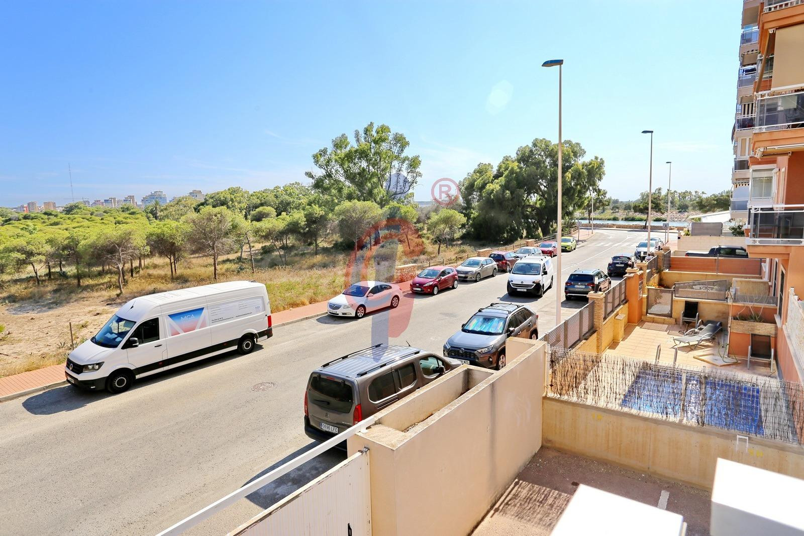 ¡Apartamento con vistas a la Pinada en el Puerto Deportivo! - foto 5