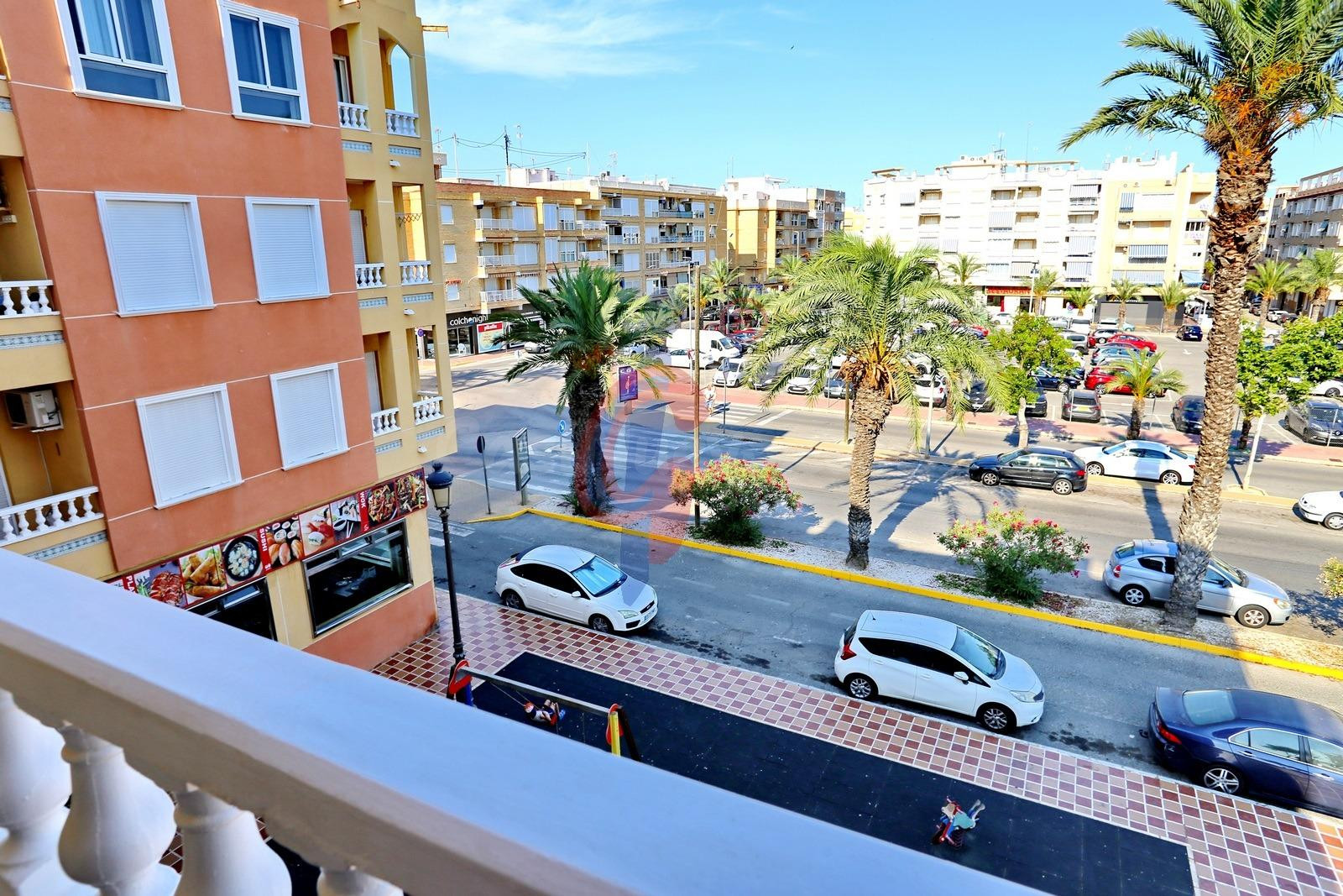 Piso de 3 dormitorios con terraza y garaje en venta en Guard - foto 5
