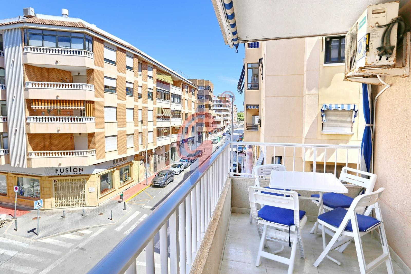 Piso en venta en el centro de Guardamar del Segura, junto a la Plaza Porticada y cerca de la playa