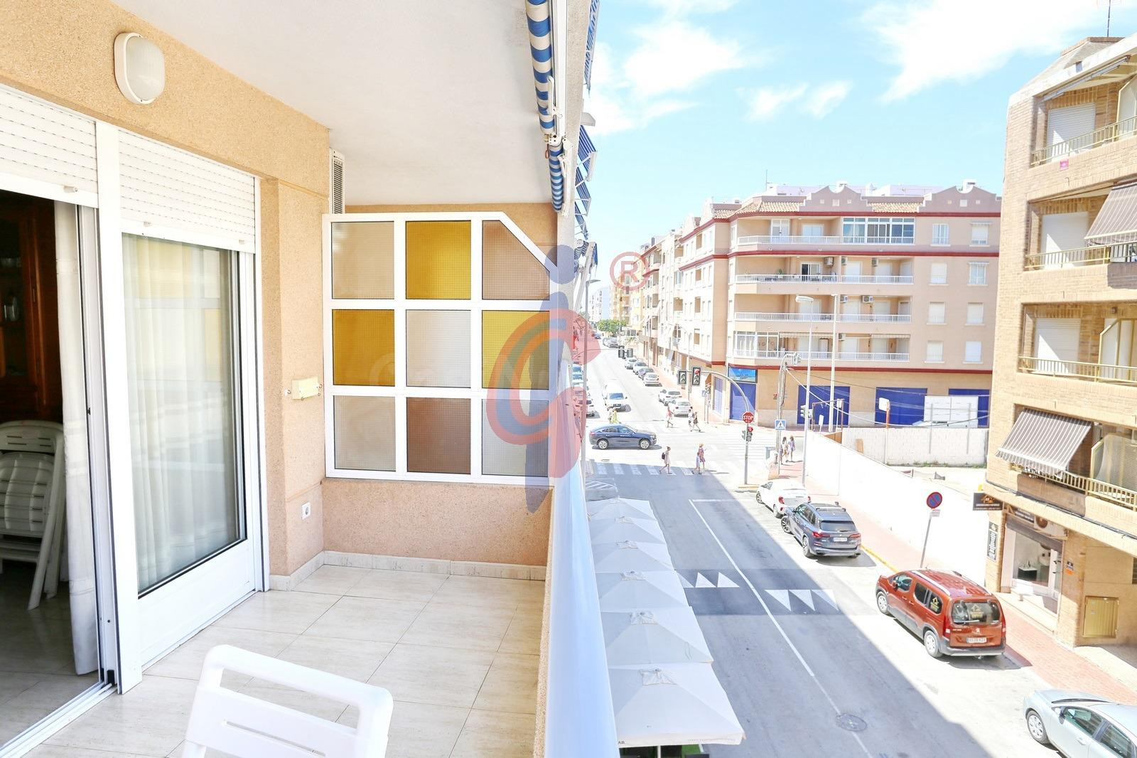 Piso en venta en el centro de Guardamar del Segura, junto a  - foto 2