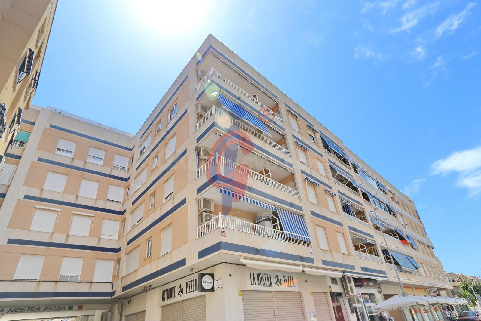Piso en venta en el centro de Guardamar del Segura, junto a  - foto 4