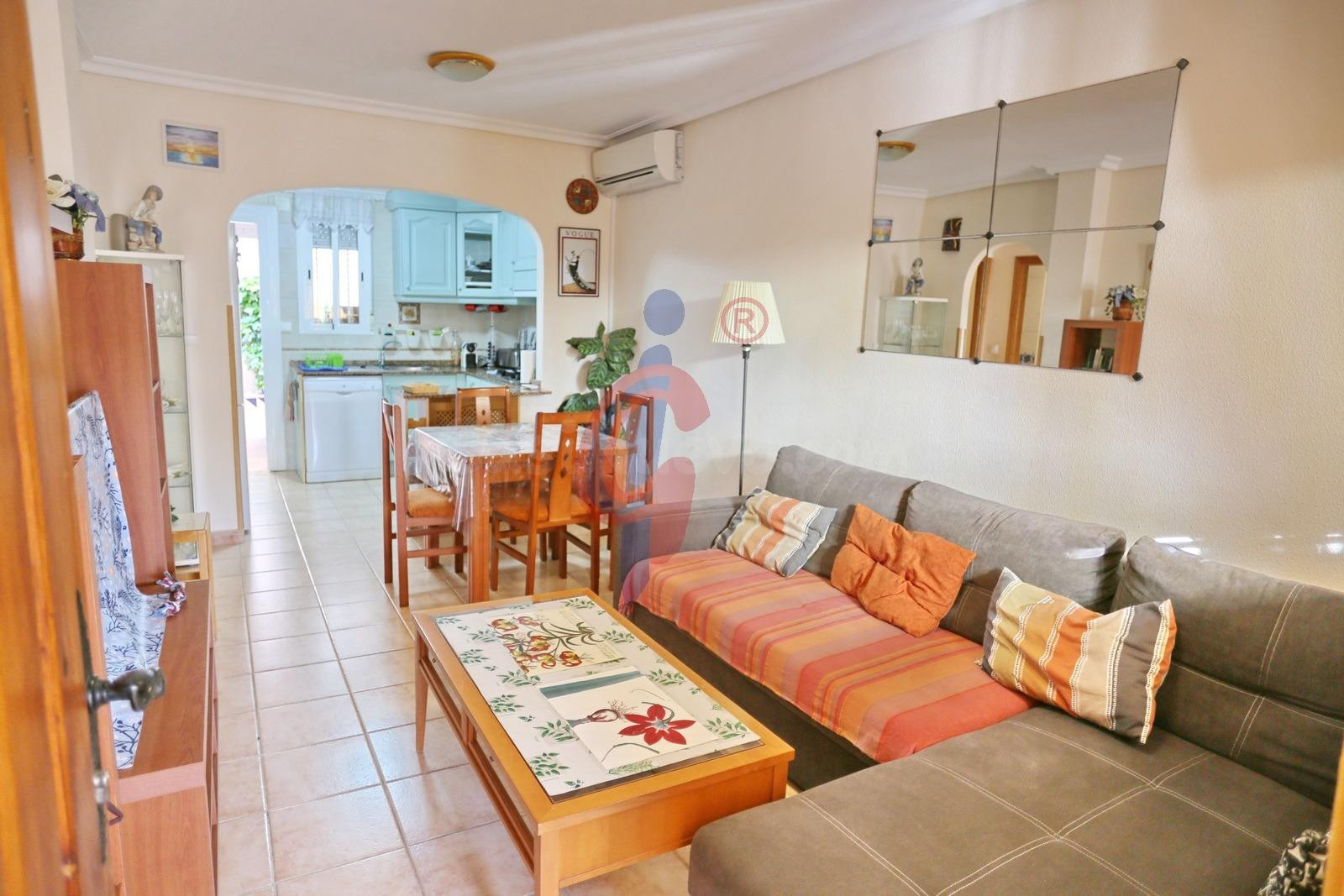 BUNGALOW EN PLANTA BAJA CON 2 TERRAZAS Y PISCINA COMUNITARIA - foto 4