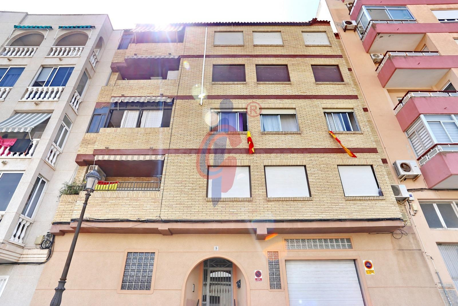 ¡Apartamento de cuatro dormitorios y garaje en venta para re - foto 2