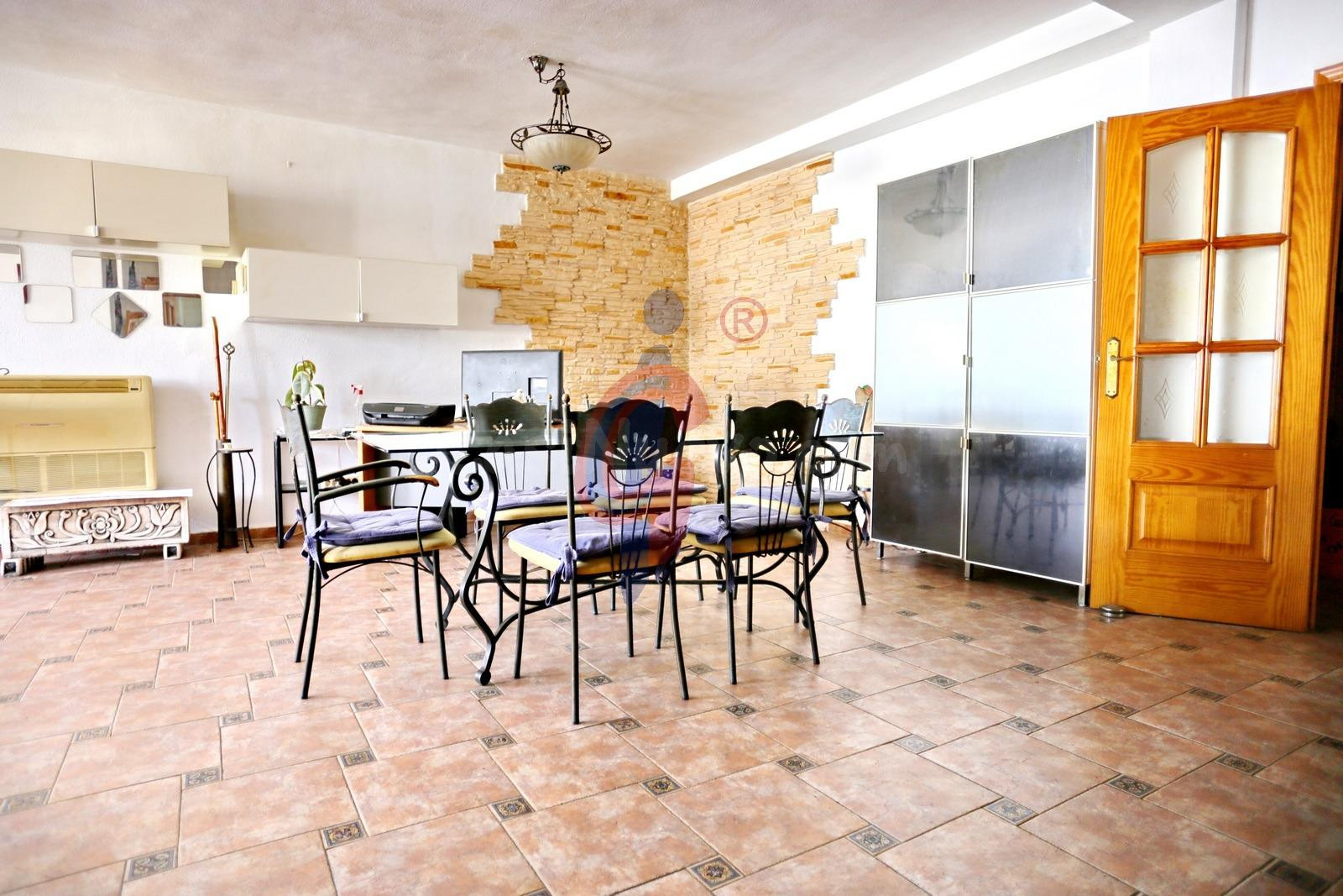 ¡Apartamento de cuatro dormitorios y garaje en venta para re - foto 3