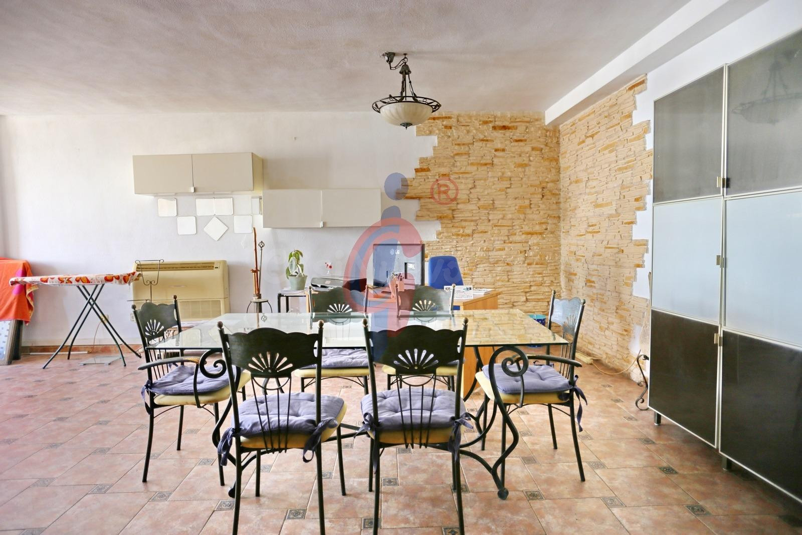 ¡Apartamento de cuatro dormitorios y garaje en venta para re - foto 4