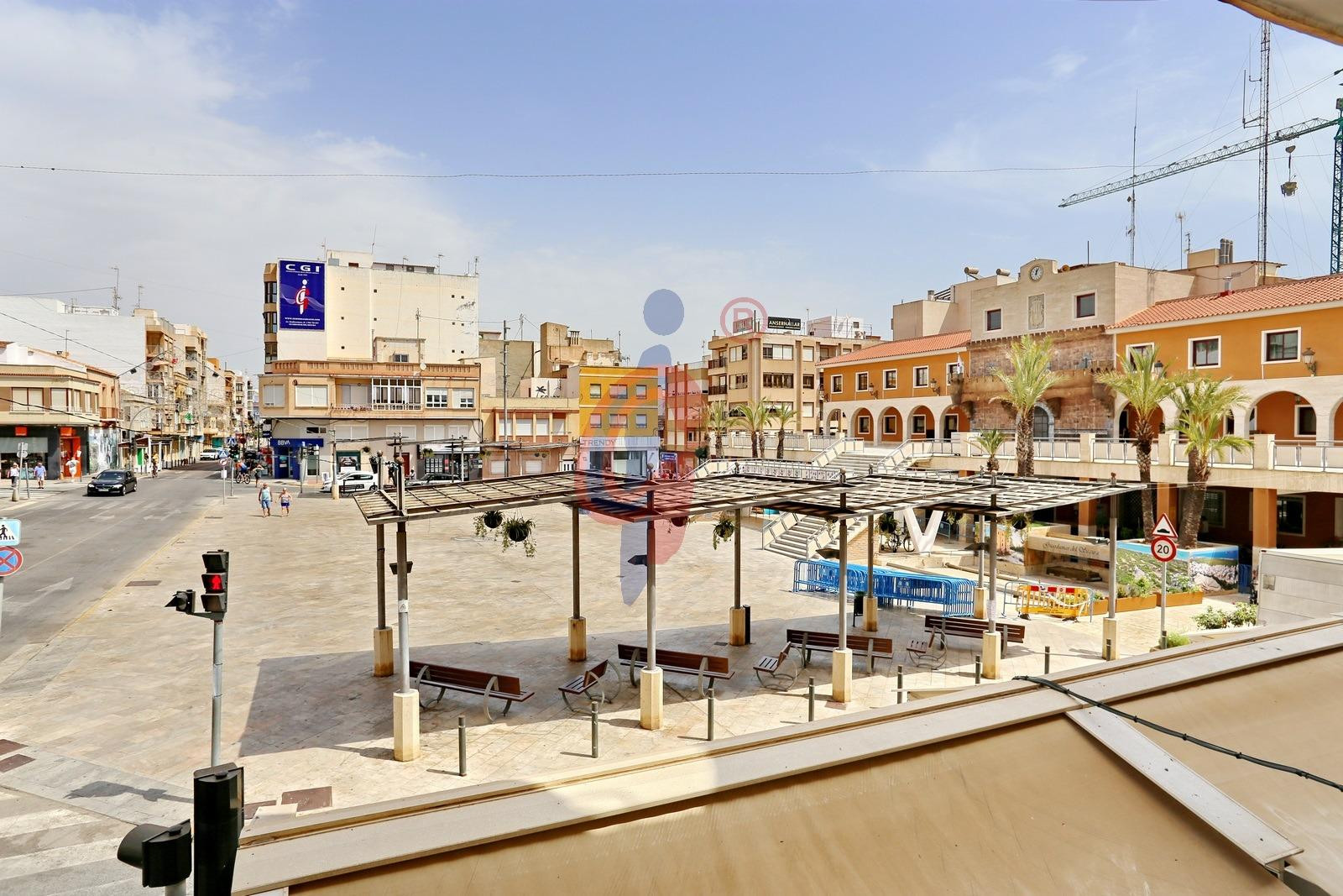 Local comercial en venta junto a la Plaza de la Constitución - foto 5