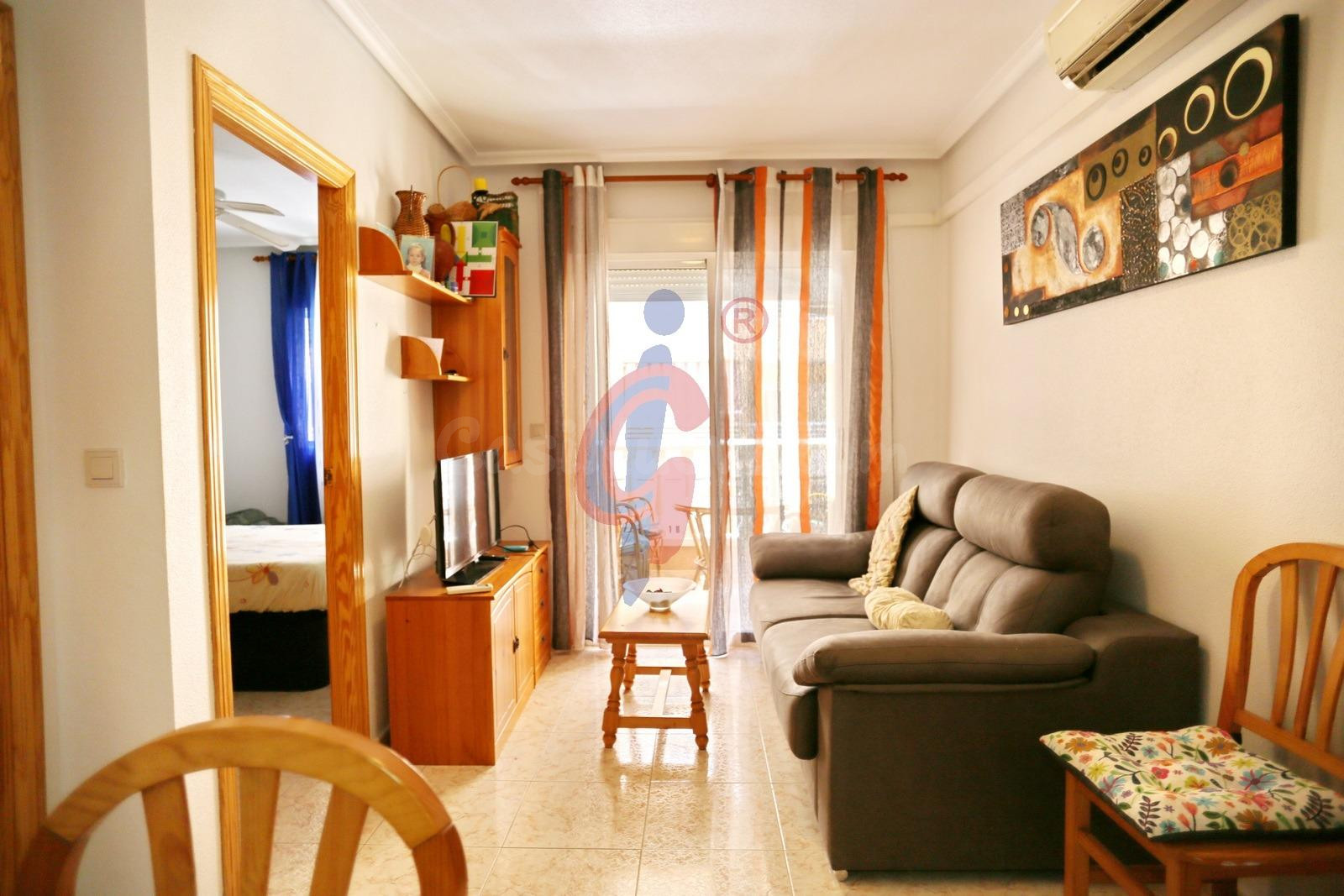 EN VENTA: apartamento de dos dormitorios en las Viñas con orientación sur