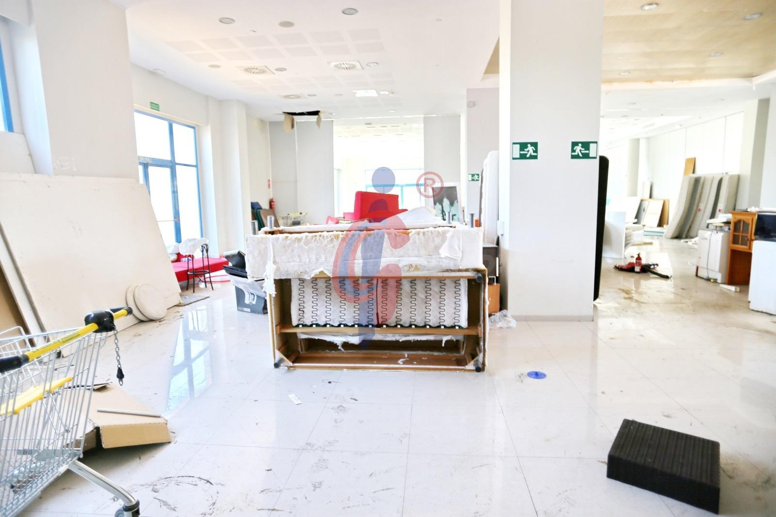 Local en venta de 908 metros cuadrados, Guardamar del Segura - foto 4