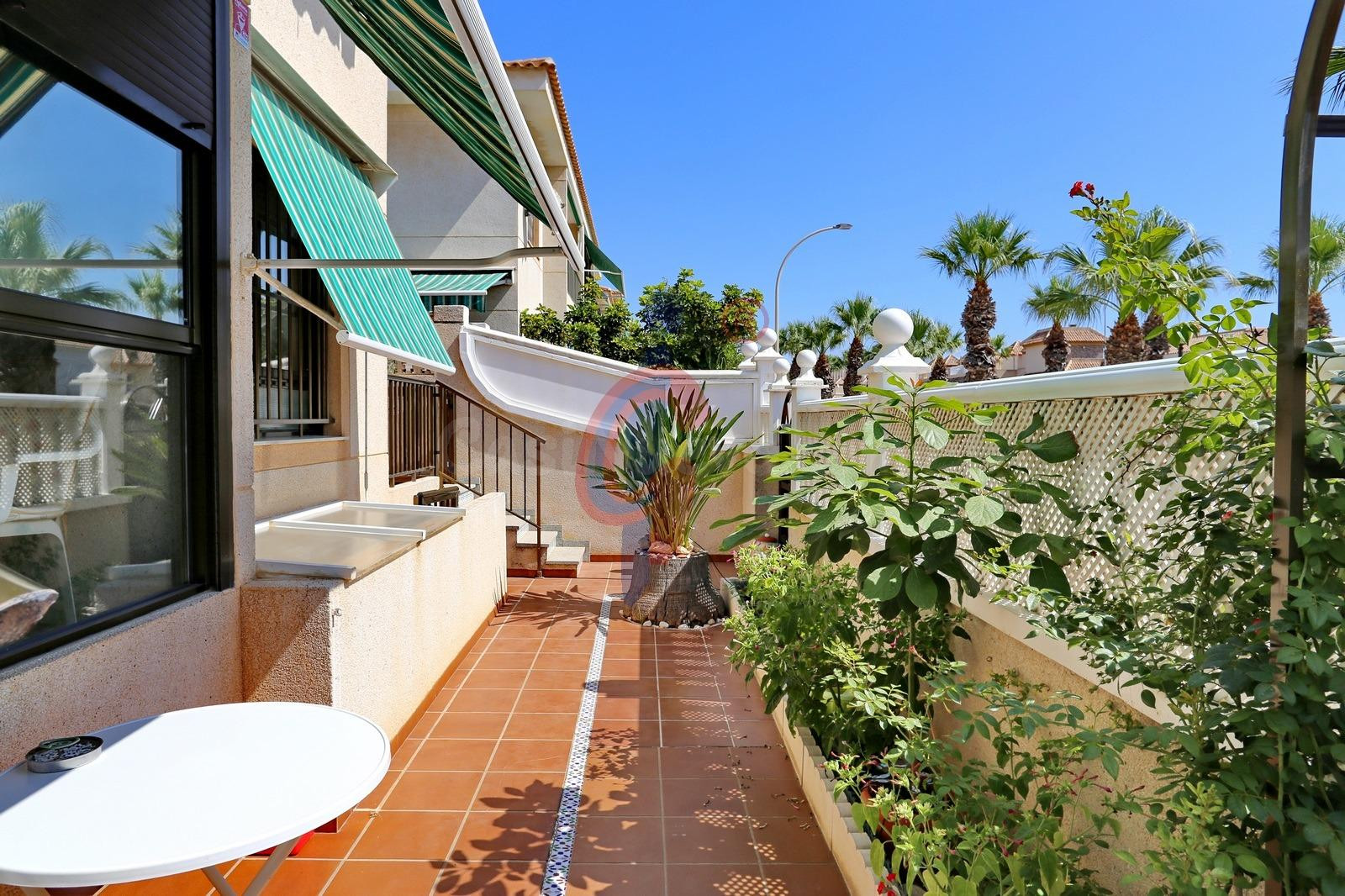 DÚPLEX EN PLANTA BAJA EN LAS VIÑAS III, GUARDAMAR DEL SEGURA