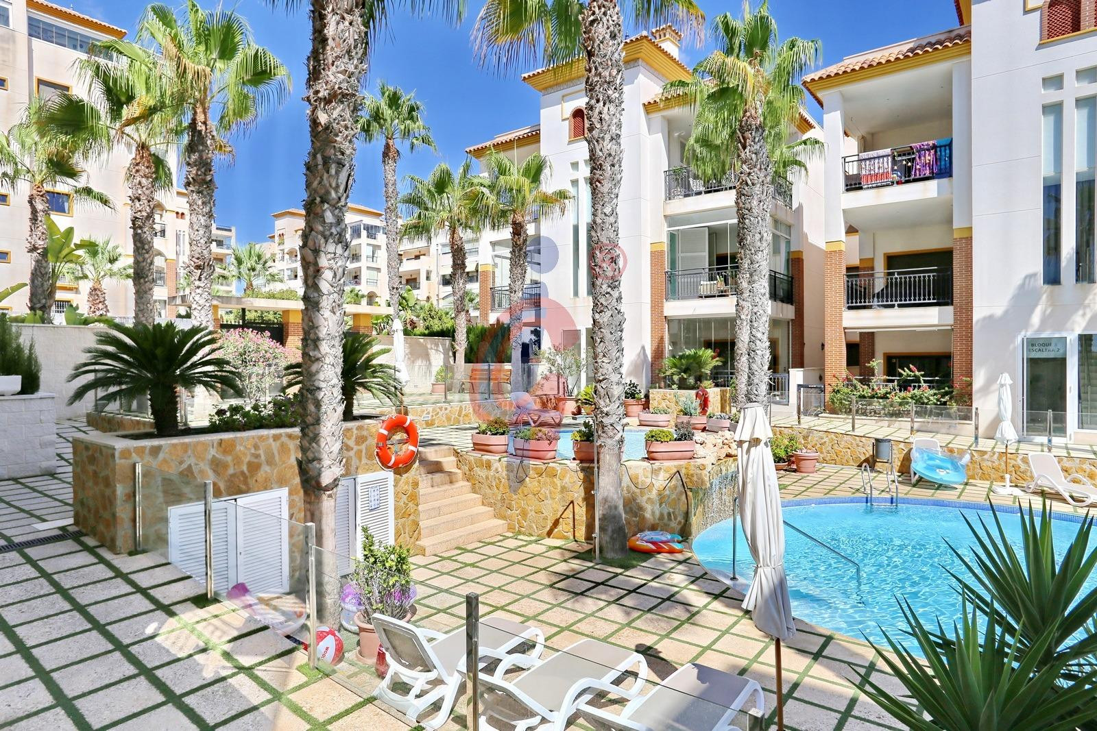 Planta baja de 3 dormitorios con amplias terrazas en Residencial Marjal Beach II, Guardamar del Segura